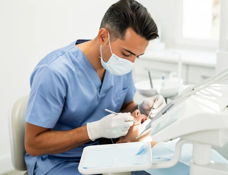 Dentista servizio a Ischia Porto